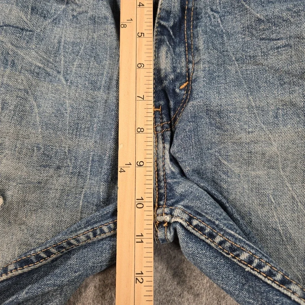 Levis Jeans Mens 34x32 (tag 34x34) Blue Wash Relaxed Straight Distressed Denim